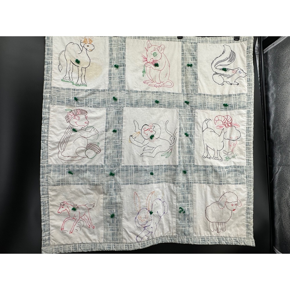 Vintage Handmade Baby Quilt Folk Art Animal Blanket‎ Patchwork Nursery 37x37
